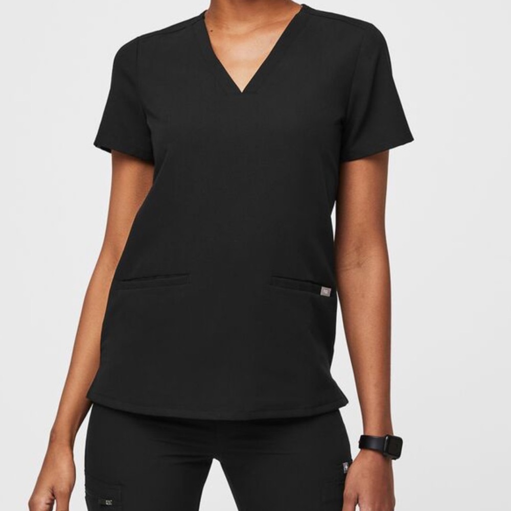 Figs Black Casma Scrub top